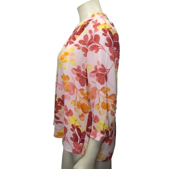 INVESTMENTS CAROLINE SIGNATURE FLORAL V-NECK 3/4 SLEEVE TOP - Picture 3 of 4